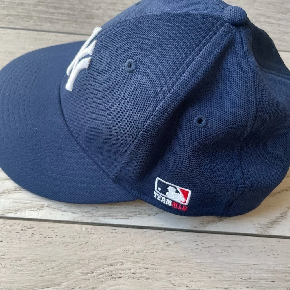 New York Yankees men’s Navy Cap